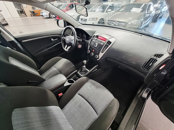 Kia Ceed 17 of 23