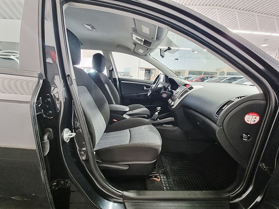 Kia Ceed 16 of 23