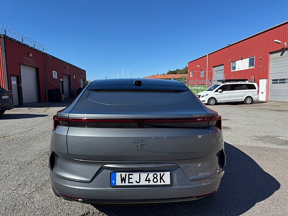 Polestar 4 10 of 30