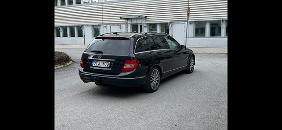 Mercedes-Benz C180 3 of 7