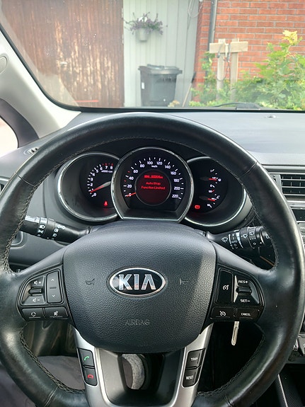 Kia Rio 5 of 6