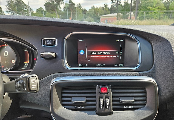 Volvo V40 8 of 8
