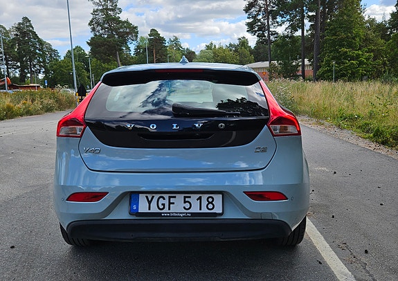 Volvo V40 4 of 8