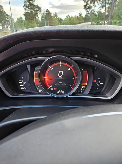 Volvo V40 6 of 8