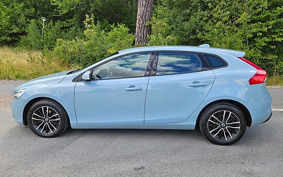 Volvo V40 3 of 8