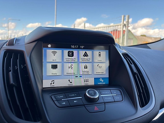 Ford Kuga 17 of 24