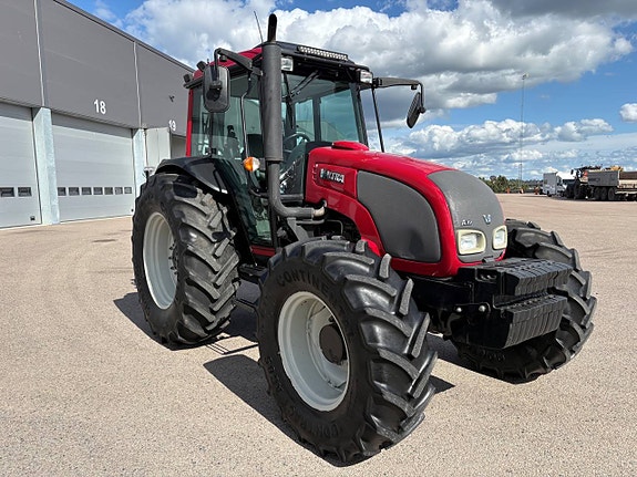 Valtra A72 / Skogshytt 4 of 9