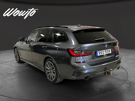 BMW 330e 5 of 15