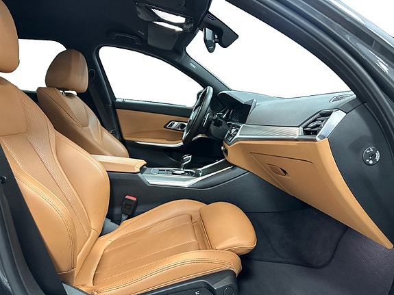 BMW 330e 12 of 15