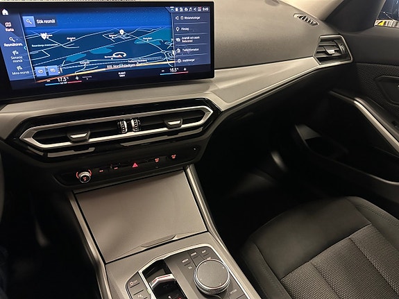 BMW 330e 11 of 16