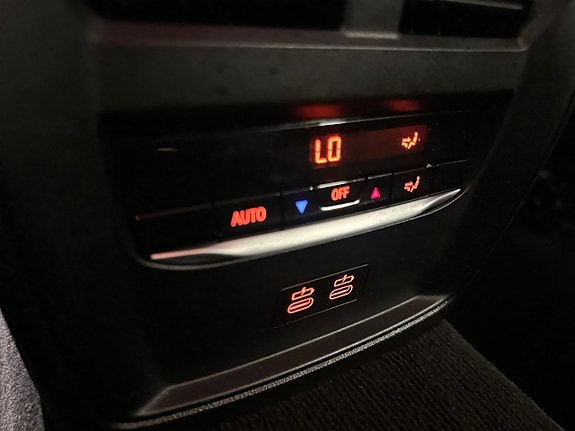 BMW 330e 15 of 16