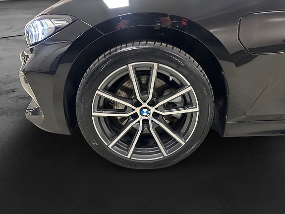 BMW 330e 16 of 16