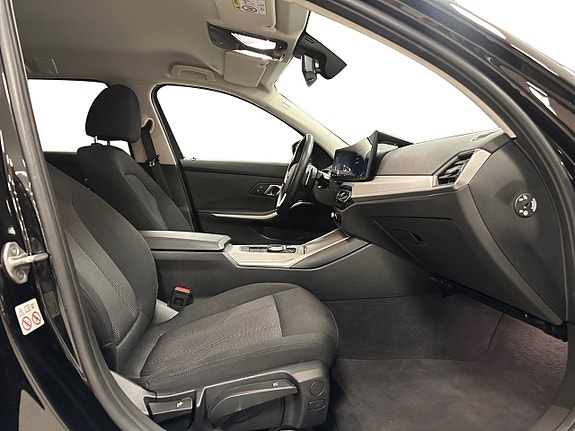 BMW 330e 13 of 16