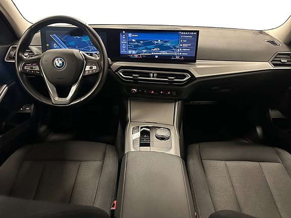 BMW 330e 10 of 16