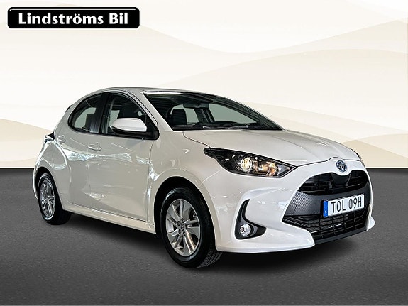 Toyota Yaris 3 of 19
