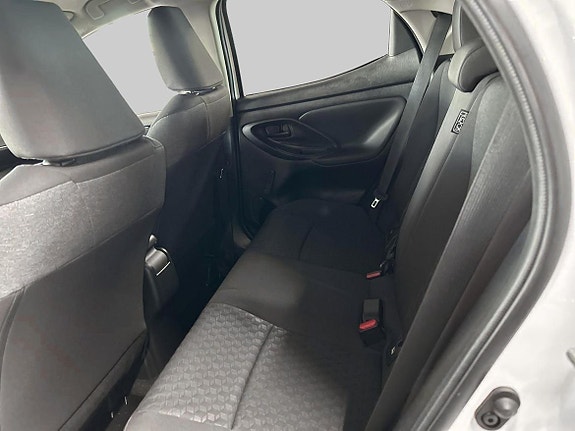 Toyota Yaris 11 of 19