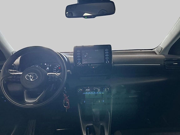 Toyota Yaris 12 of 19