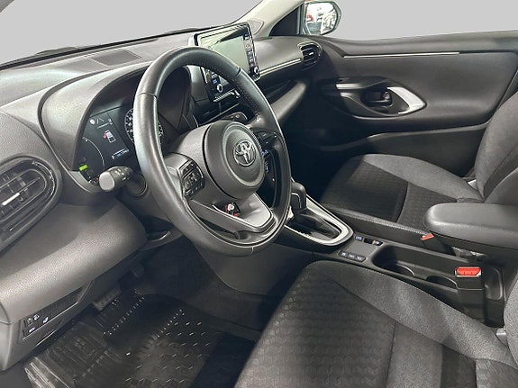 Toyota Yaris 14 of 19