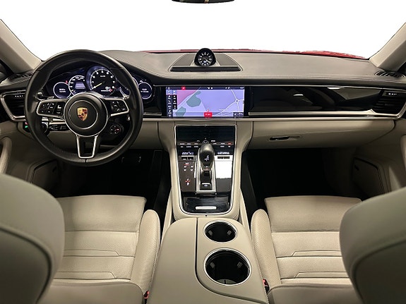 Porsche Panamera 4 10 of 17