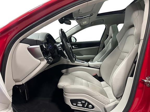Porsche Panamera 4 8 of 17
