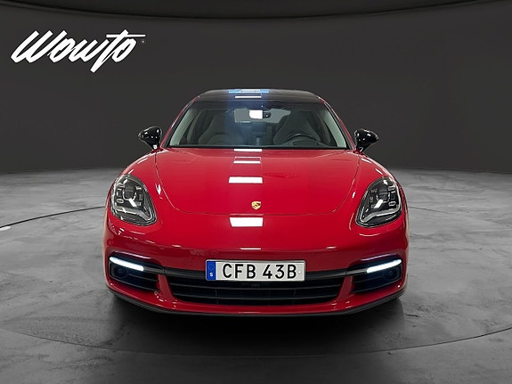Porsche Panamera 4 2 of 17