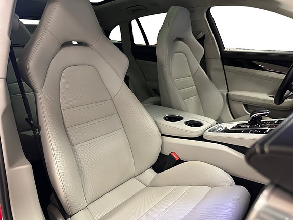 Porsche Panamera 4 12 of 17