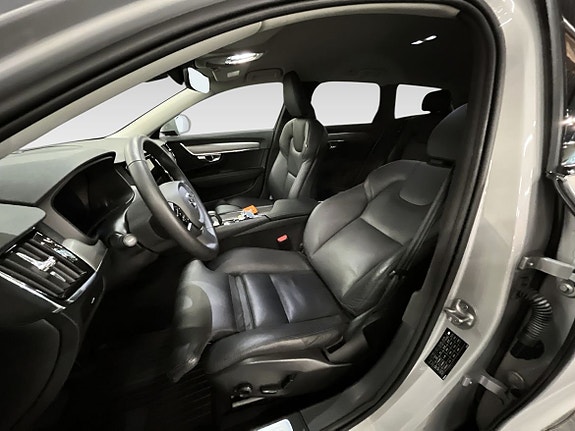 Volvo V90 Cross Country 8 of 16