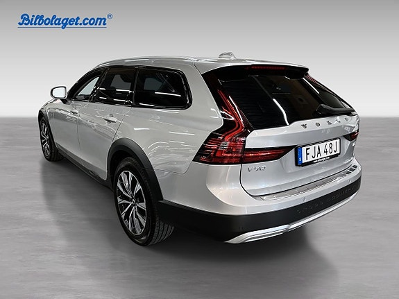 Volvo V90 Cross Country 7 of 16