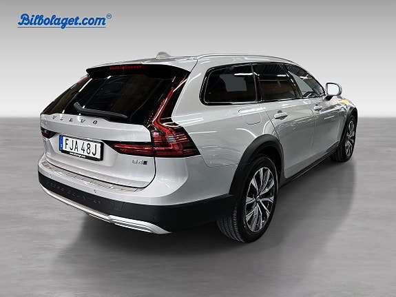 Volvo V90 Cross Country 5 of 16