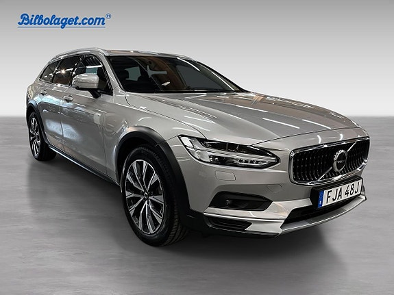Volvo V90 Cross Country 3 of 16