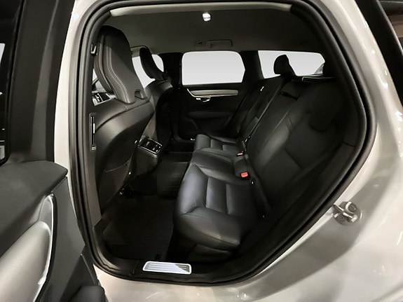 Volvo V90 Cross Country 10 of 16