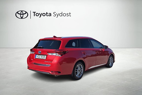 Toyota Auris 8 of 19