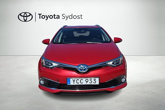 Toyota Auris 2 of 19
