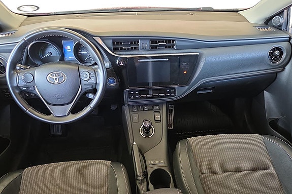 Toyota Auris 11 of 19