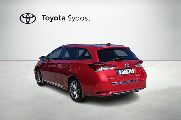 Toyota Auris 4 of 19