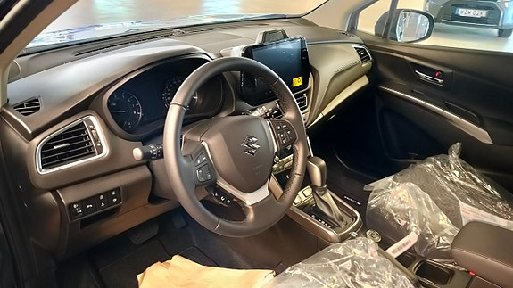 Suzuki S-Cross 7 of 7