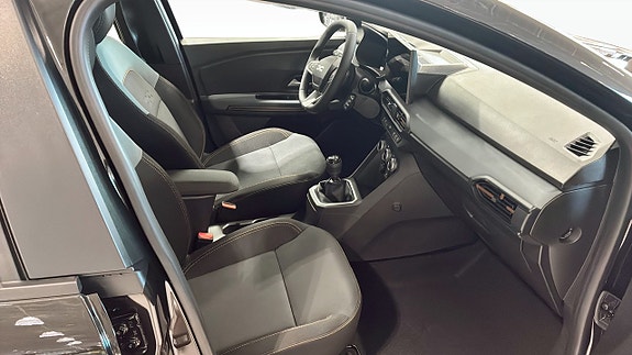 Dacia Sandero 3 of 17