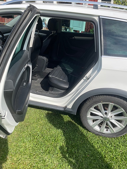 Volkswagen Passat Alltrack 7 of 8