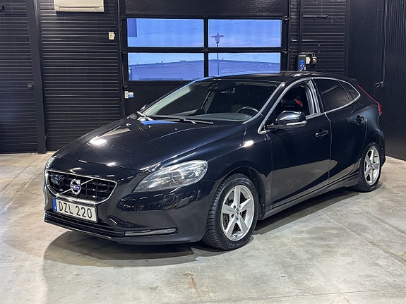 Volvo V40 3 of 26