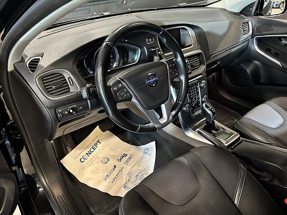 Volvo V40 8 of 26