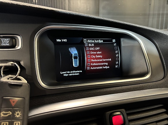 Volvo V40 16 of 26