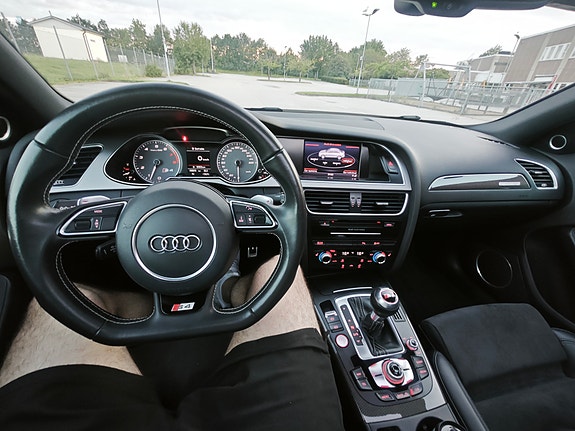 Audi S4 4 of 4