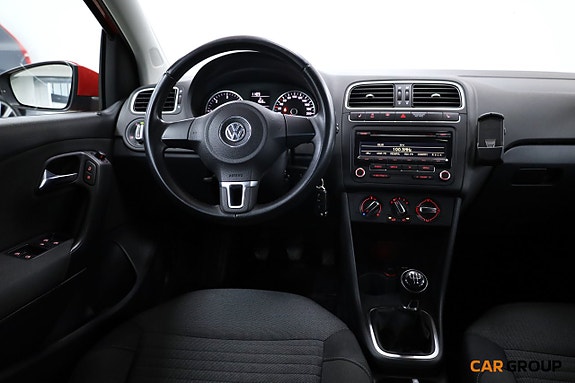 Volkswagen Polo 10 of 17