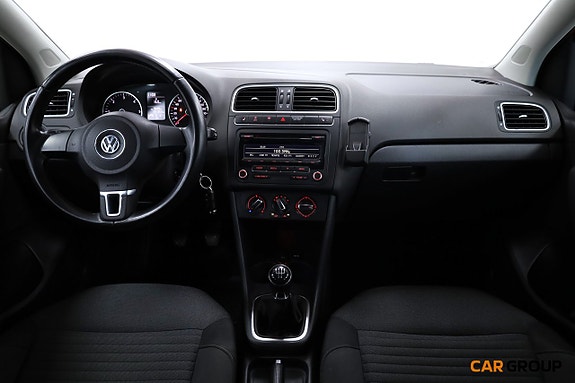 Volkswagen Polo 9 of 17