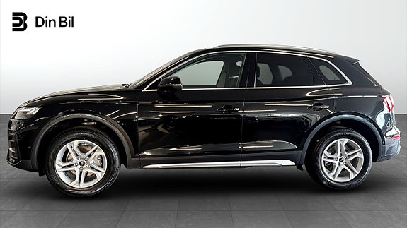 Audi Q5 2 of 19