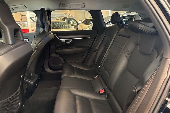 Volvo V90 Cross Country 14 of 18