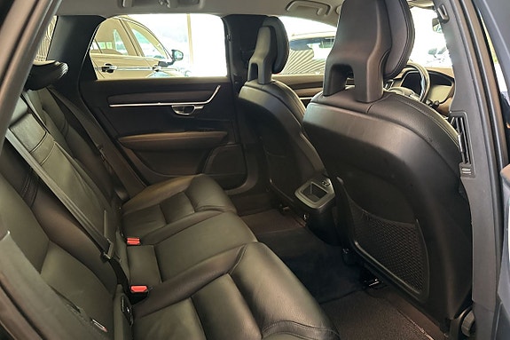 Volvo V90 Cross Country 15 of 18