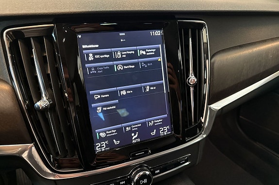 Volvo V90 Cross Country 8 of 18