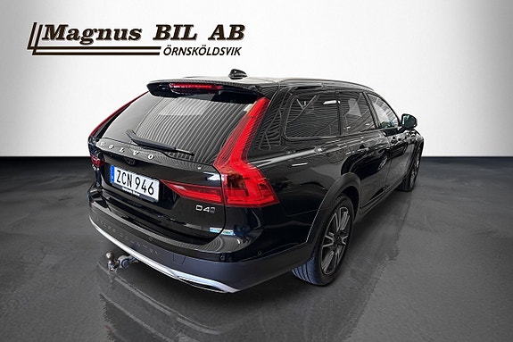 Volvo V90 Cross Country 3 of 18