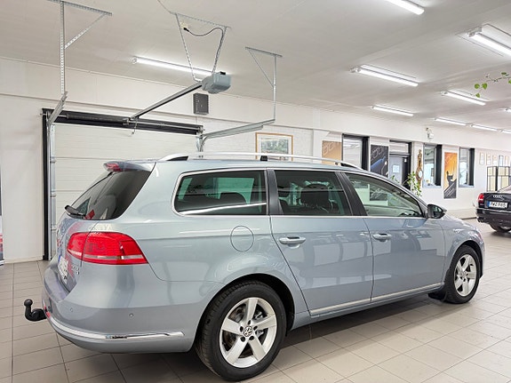 Volkswagen Passat 8 of 30